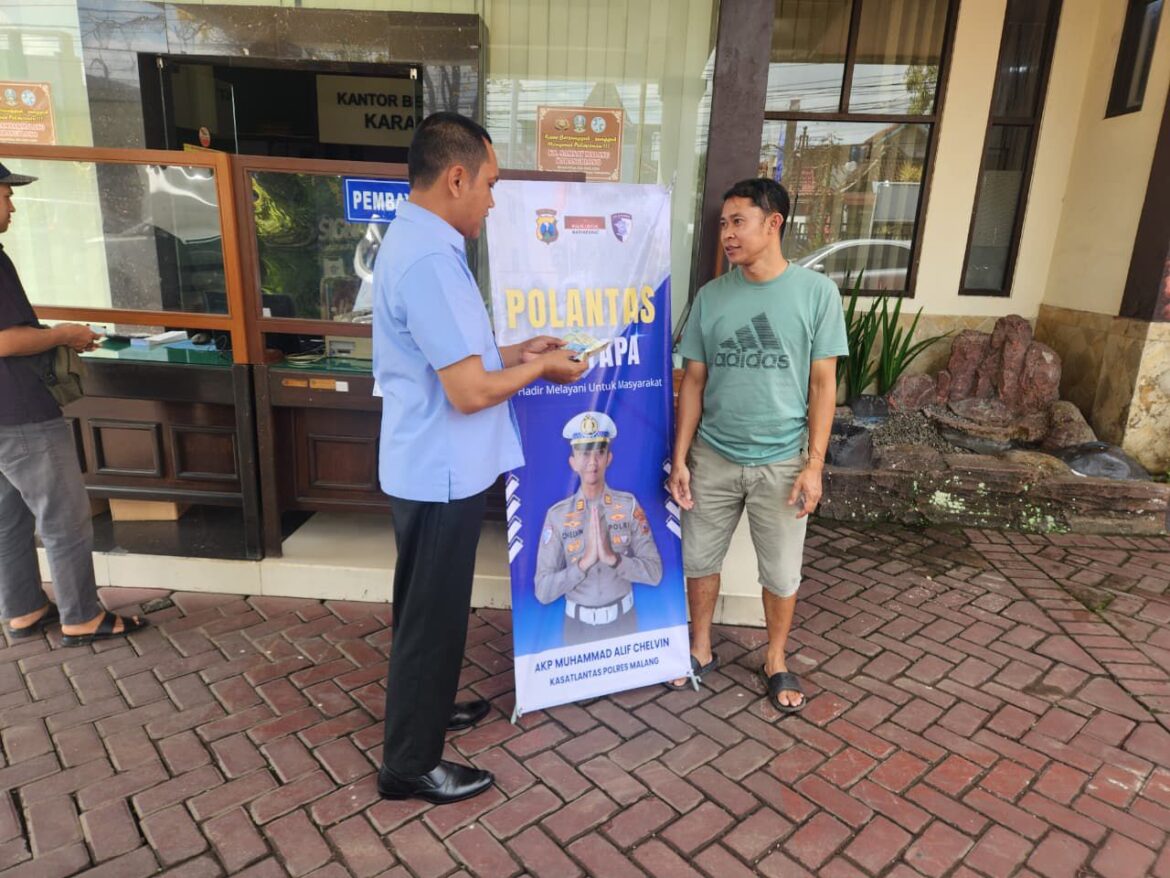 Polantas Menyapa, Baur Samsat 2 Karangploso Bagi Tips Aman Berkendara Saat Musim Hujan kepada Wajib Pajak