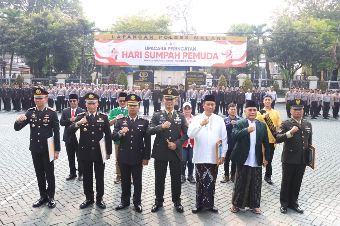 Polres Malang Beri Penghargaan ke 67 Personel dan Warga yang Bantu Tugas Kepolisian