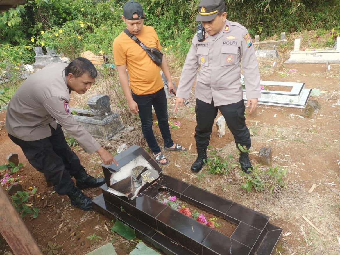 Polisi Selidiki Dugaan Pengerusakan 22 Makam di Bantur Malang