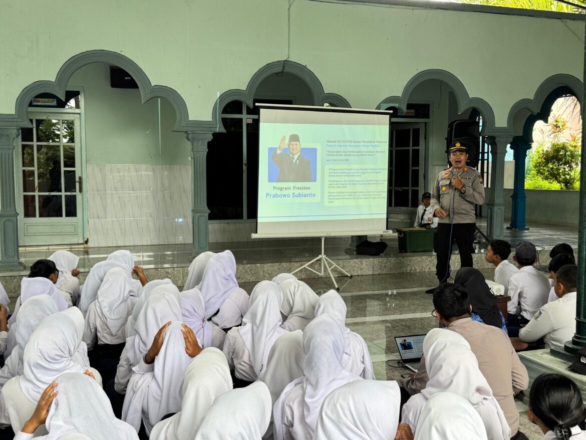 Polres Malang Sosialisasi PPDB SMA Kemala Taruna Bhayangkara ke Pelajar SMP di Dau
