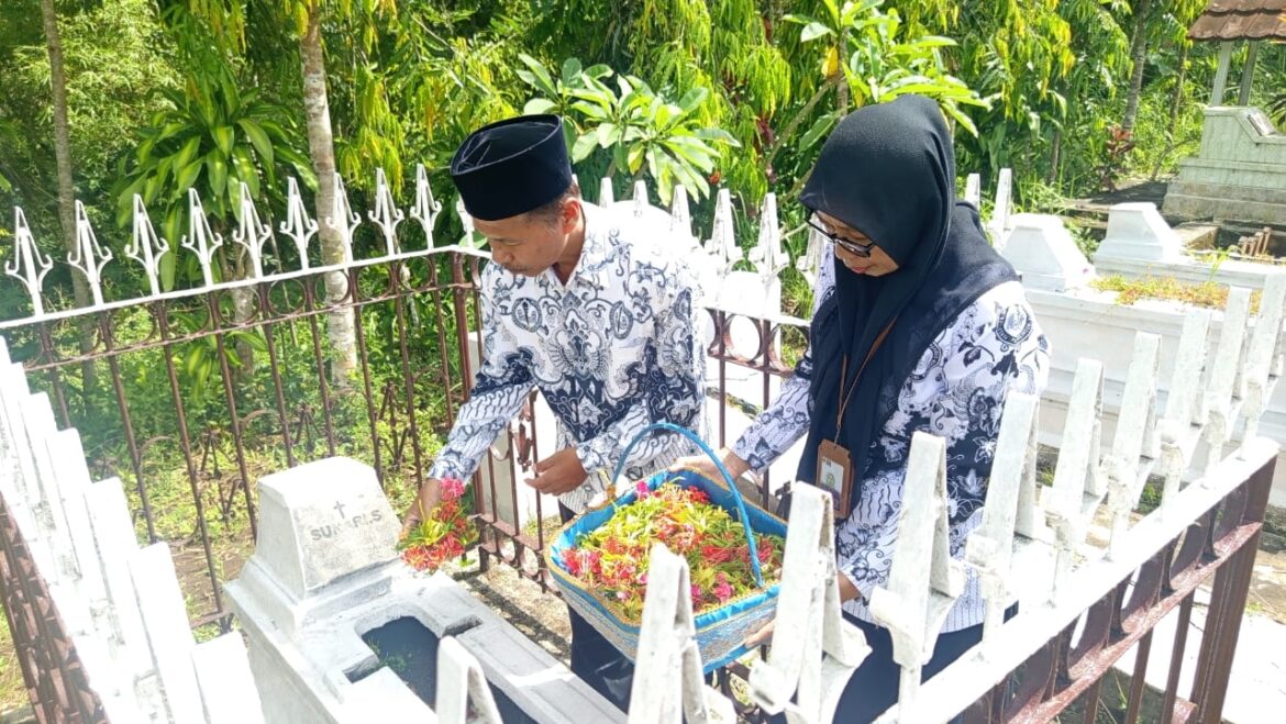 HUT PGRI ke-80 dan HGN 2025, PGRI Gedangan Do’a Bersama dan Ziarah ke Makam Para Tokoh Pendidikan