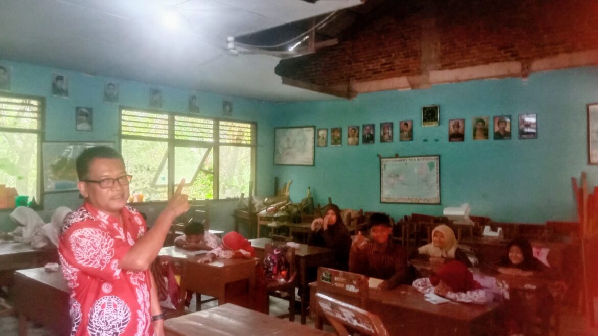 Bangunan SDN 4 Sumberagung Sumawe Rusak Termakan Usia