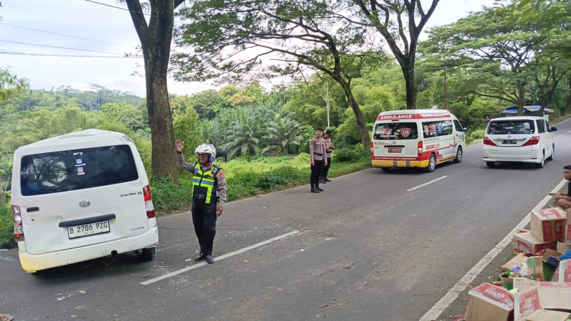 Polisi Tangani Mobil Laka Tunggal di Lingkar Barat Kepanjen, Satu Orang Luka Ringan