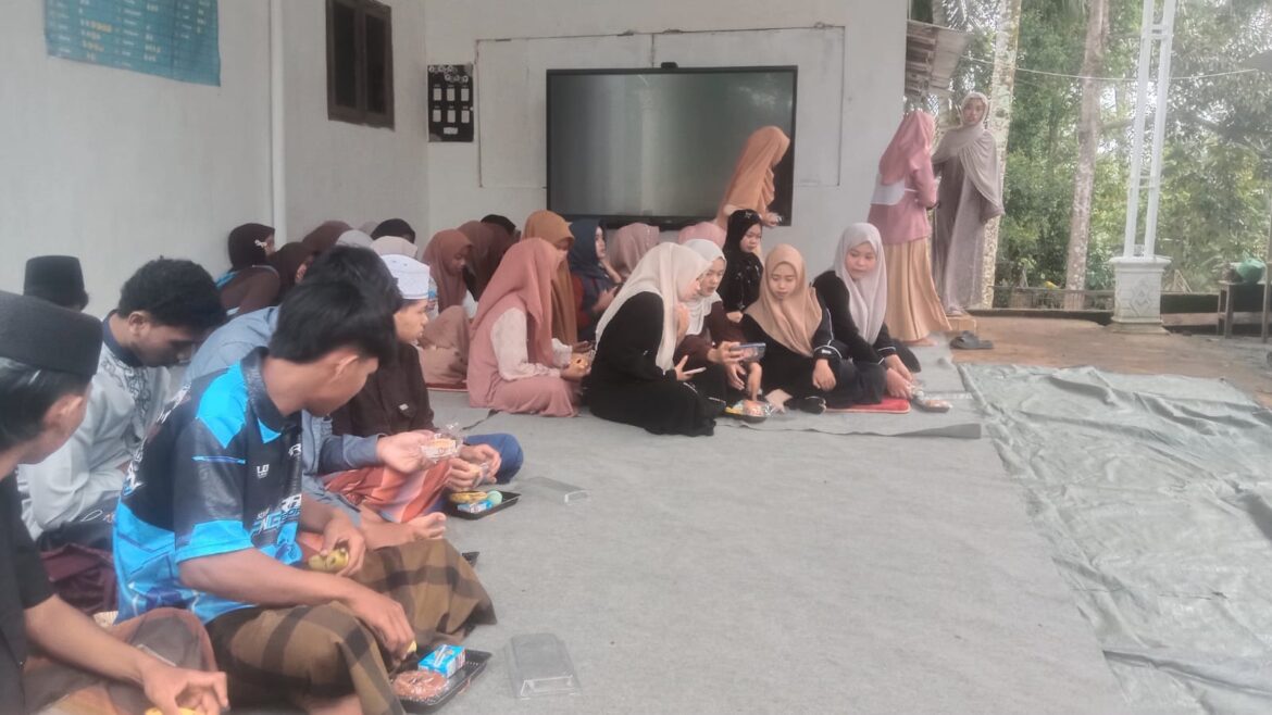 Peringatan Isra Mi’raj di SMK AR-Roudloh Gedangan, Terbantu MBG Siswa Tak Perlu Bawa Bekal