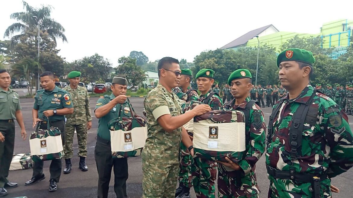 Komandan Kodim 0818/Malang-Batu Serahkan Paket Kaporlap kepada Personel