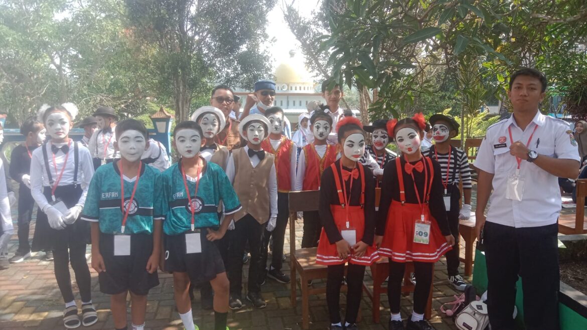 Tingkatkan Karakter Peserta Didik di Bidang Seni dan Sastra, Ratusan Siswa SDN se-Kecamatan Gedangan Ikuti FLS3N